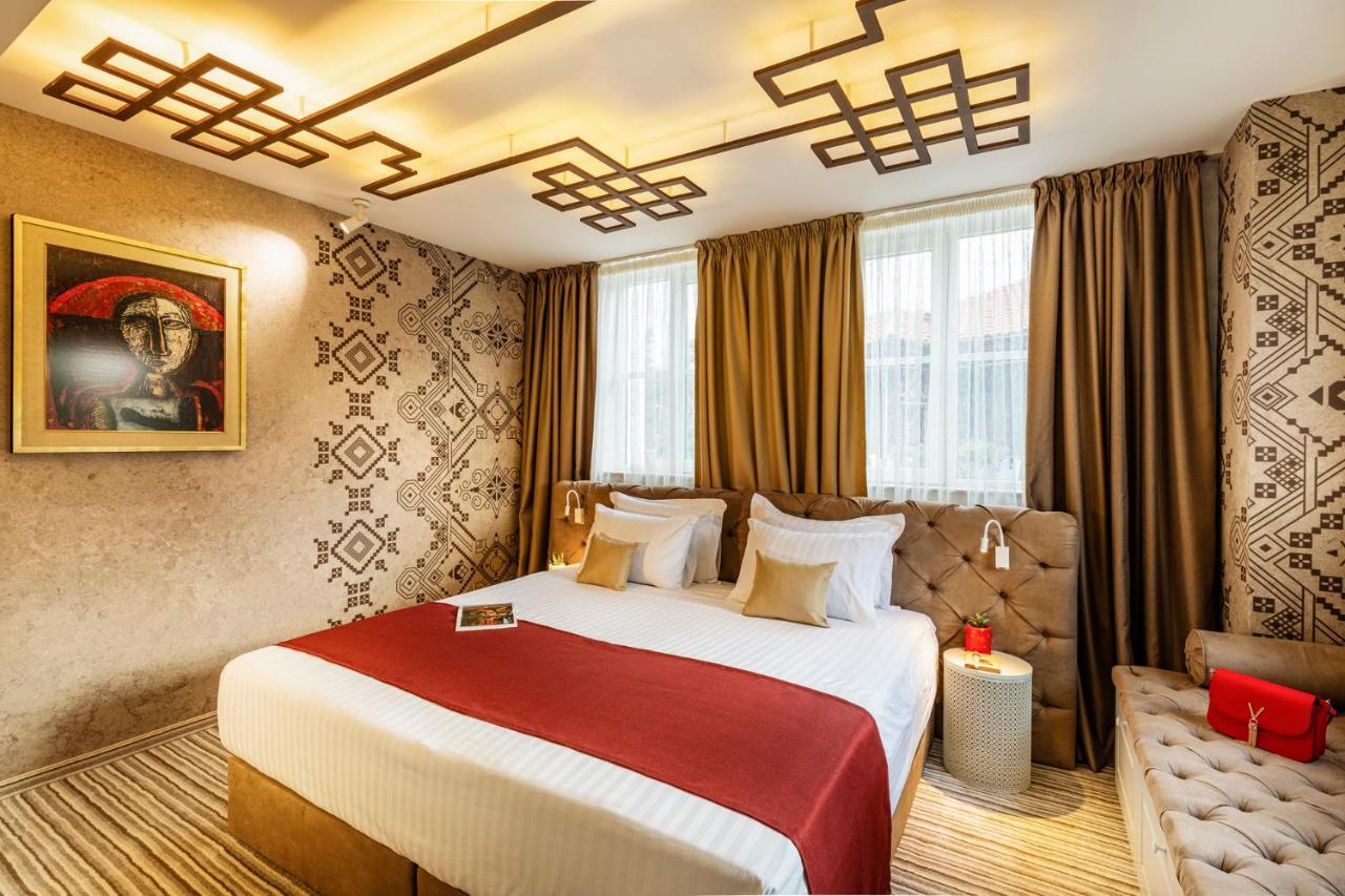 Premium King Room King Bed City View Non-Smoking