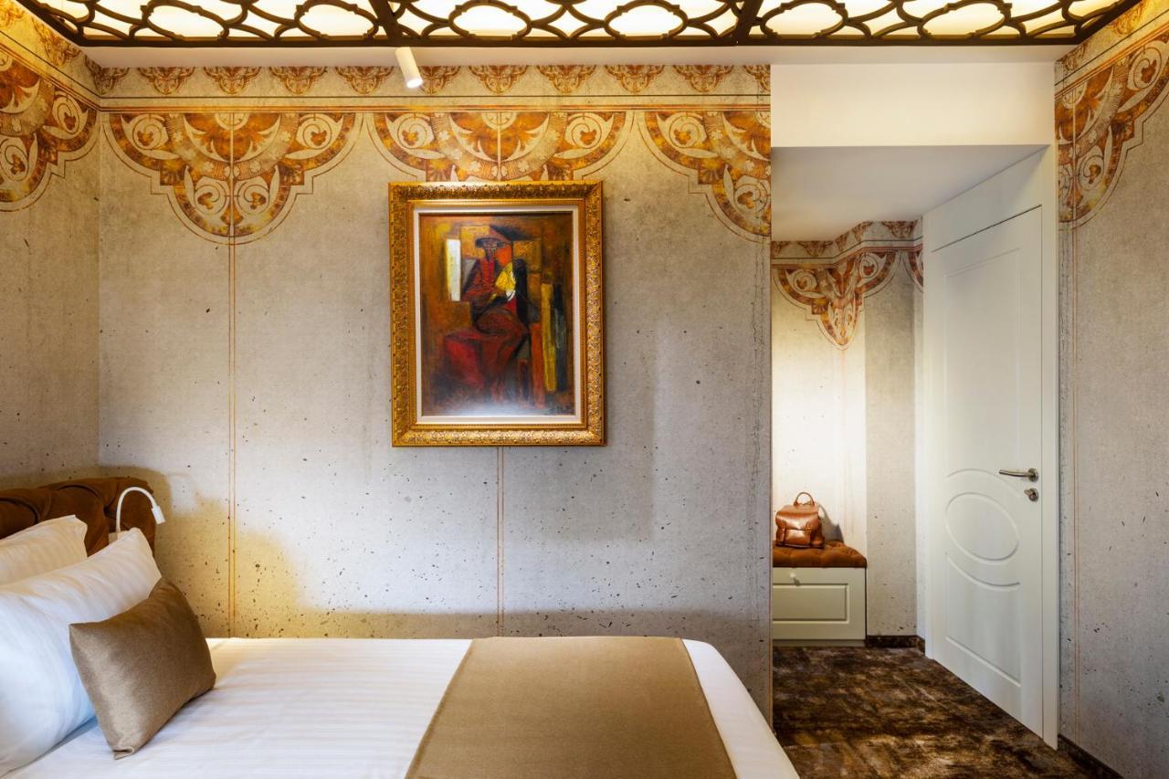 Premium King Room King Bed City View Non-Smoking