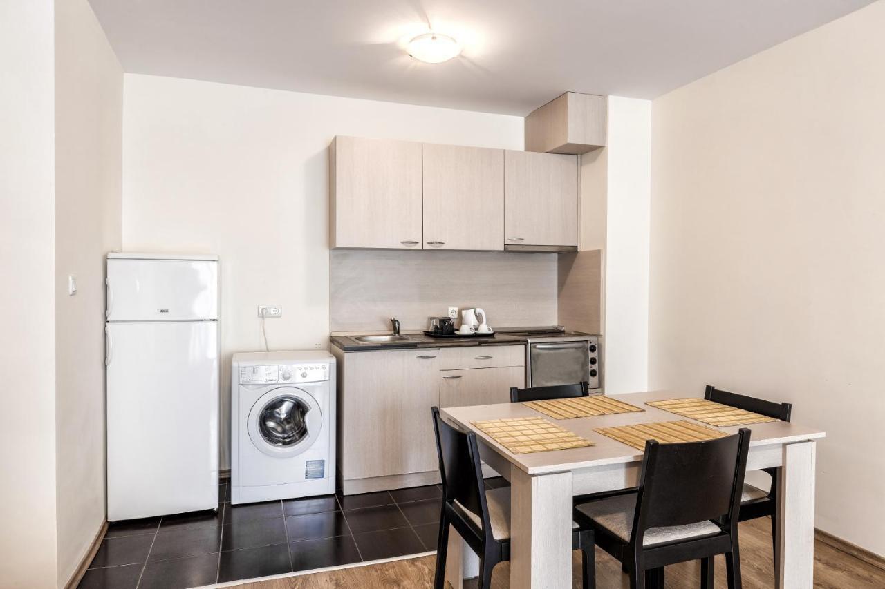 Apartamento de 1 dormitorio con balcón