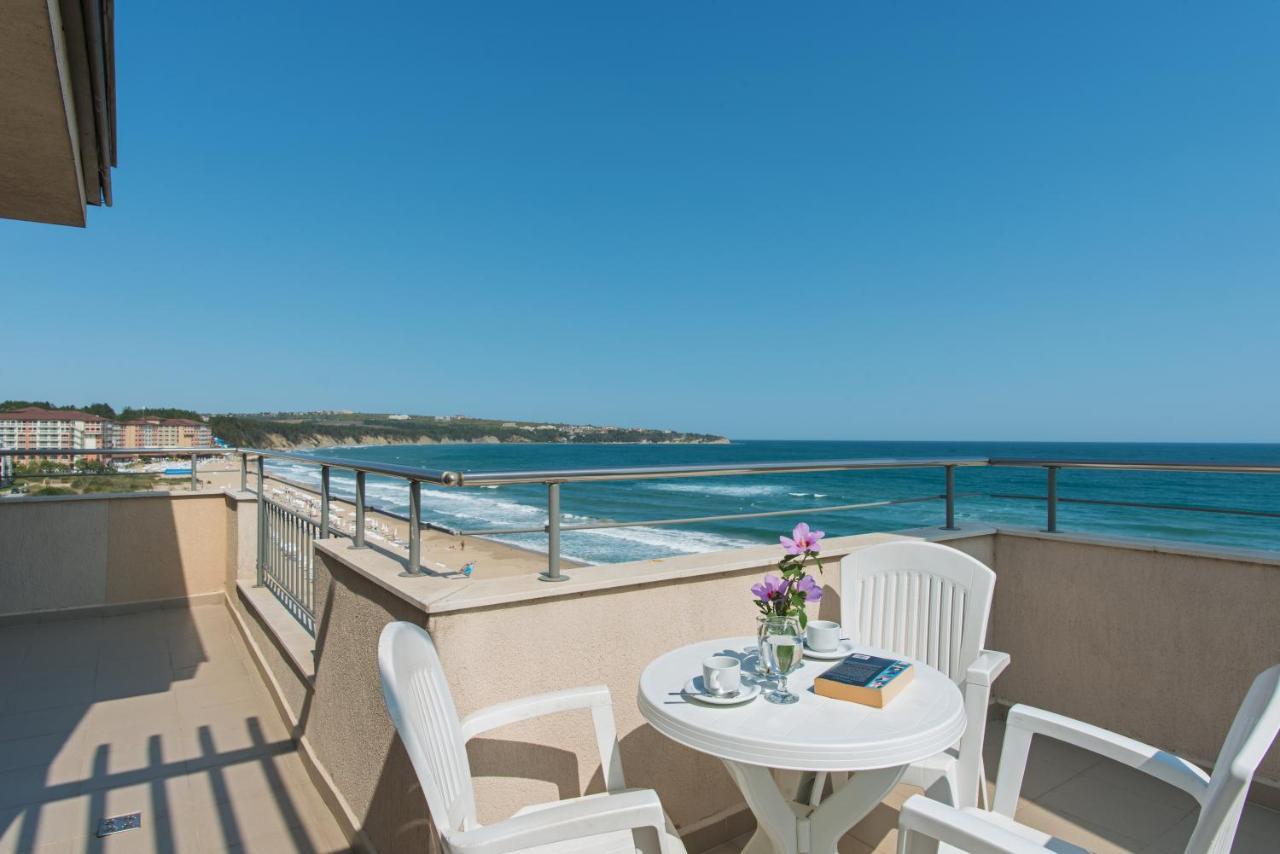 One-Bedroom Apartment Exclusive Sea View