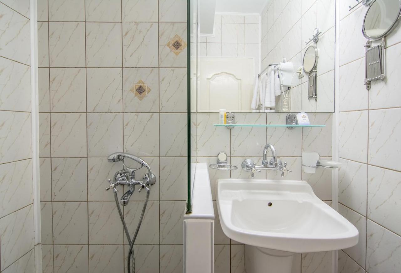 Einzelzimmer mit Balkon
