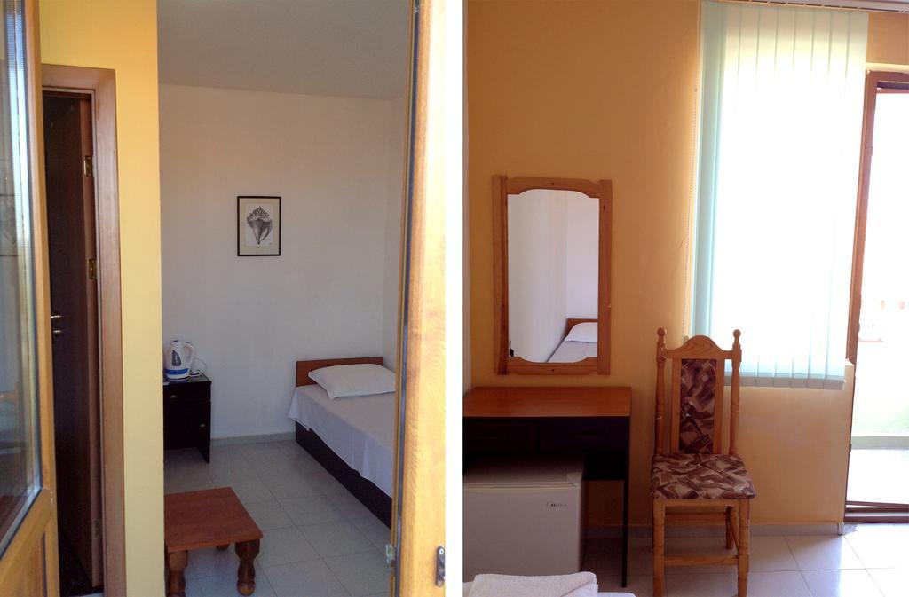 Triple Room,106880310:JPEG