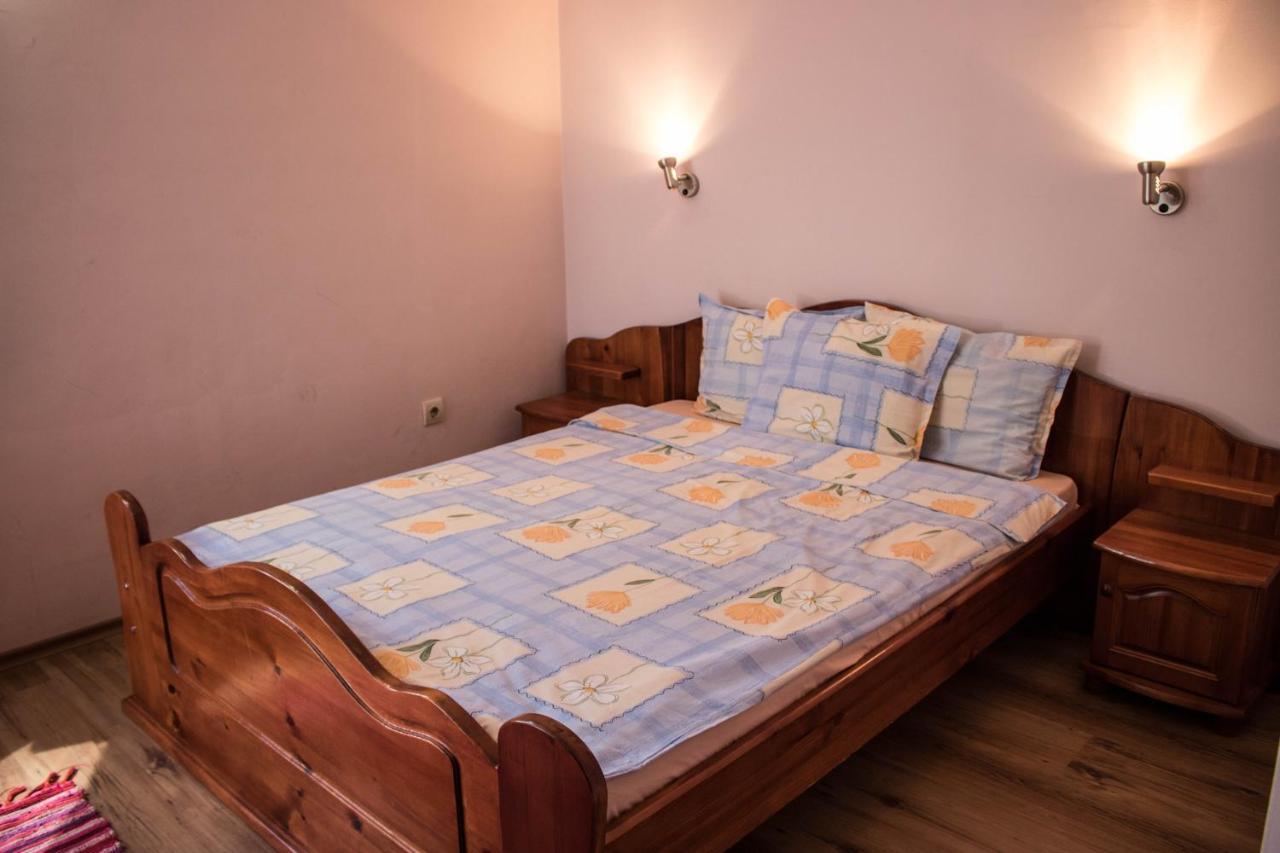 One-Bedroom Suite with Balcony