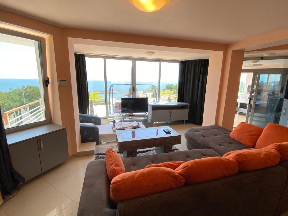 Deluxe Suite with Sea View
