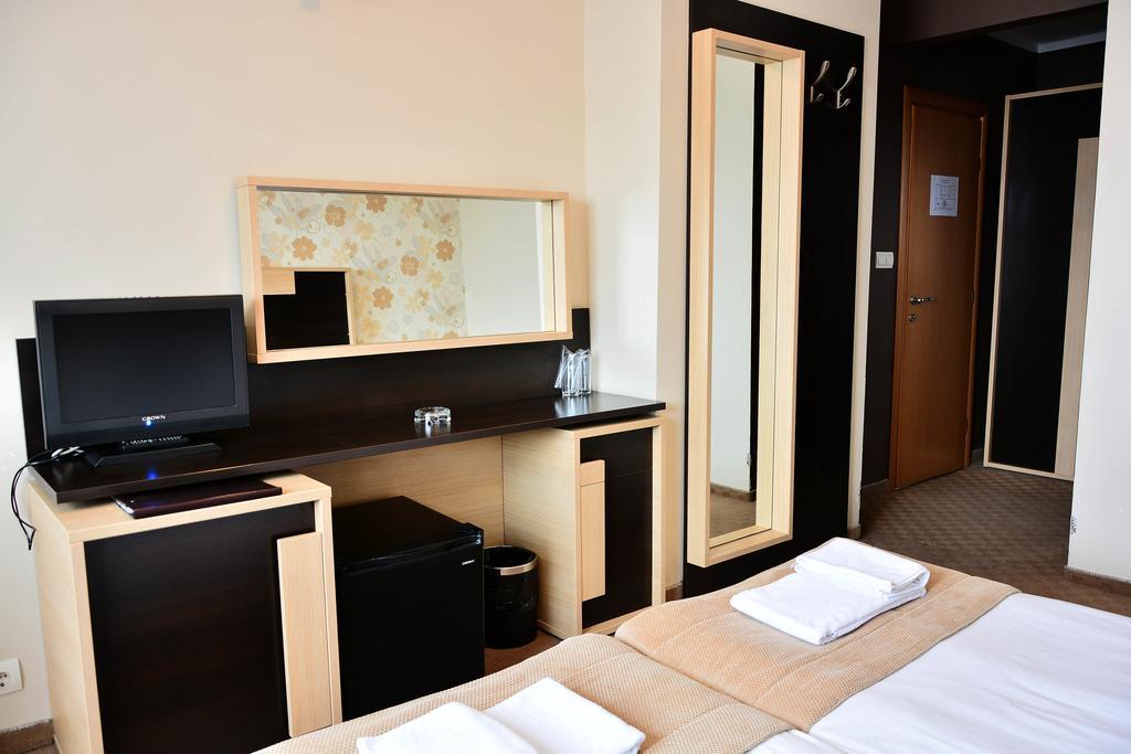 Small Twin Room,114019397:JPEG