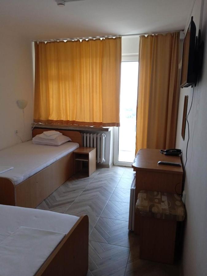 Zweibettzimmer mit Terrasse