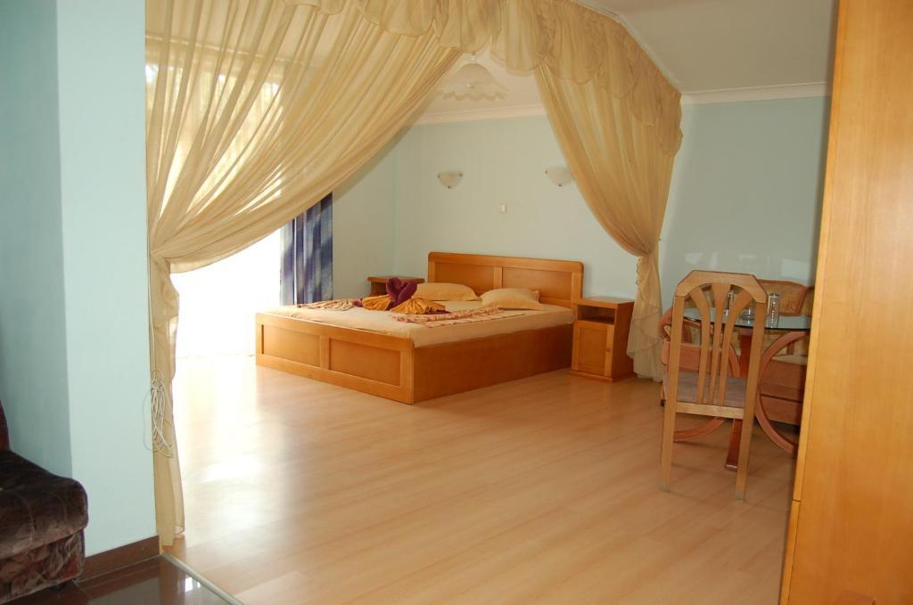 Großes Doppelzimmer