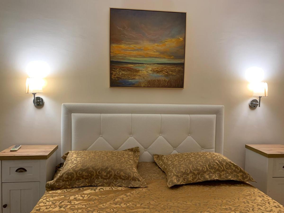 Chambre Double - Vue sur Piscine