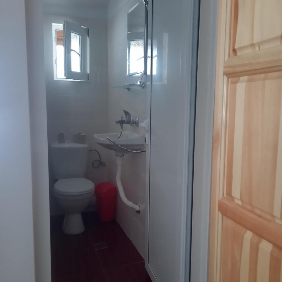 Cameră triplă cu vedere la grădină