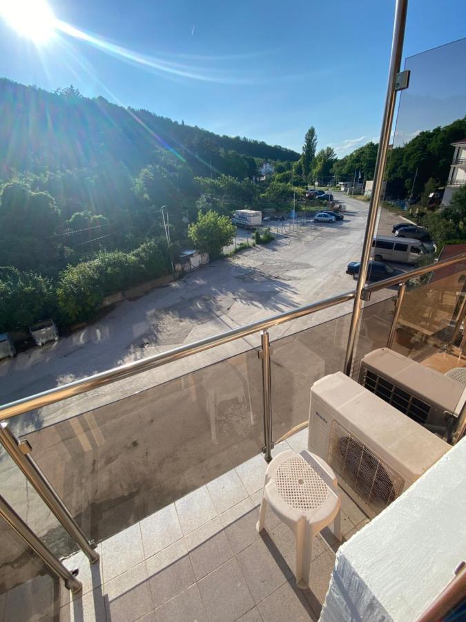 Doppel-/Zweibettzimmer mit Gartenblick