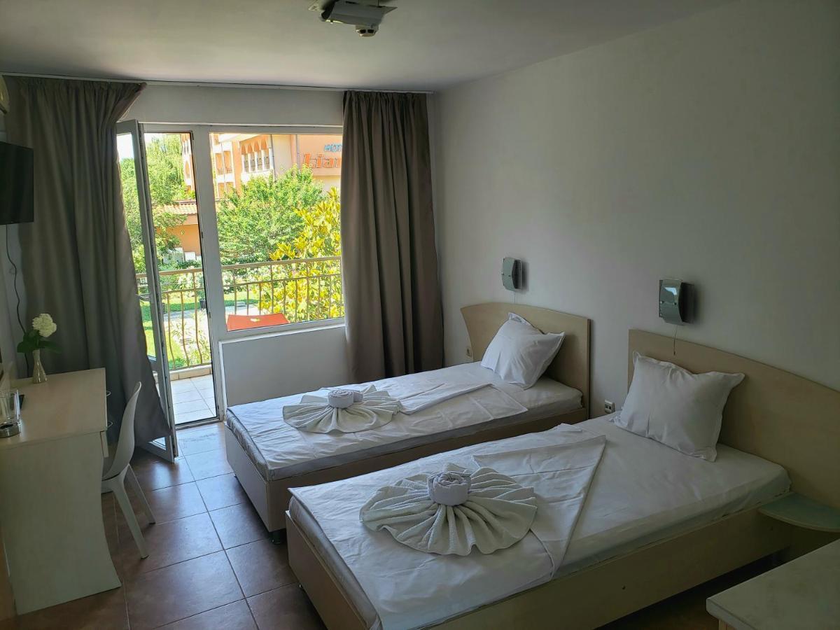 Double or Twin Room Garden View
