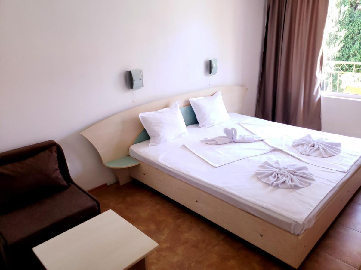 Double or Twin Room Garden View