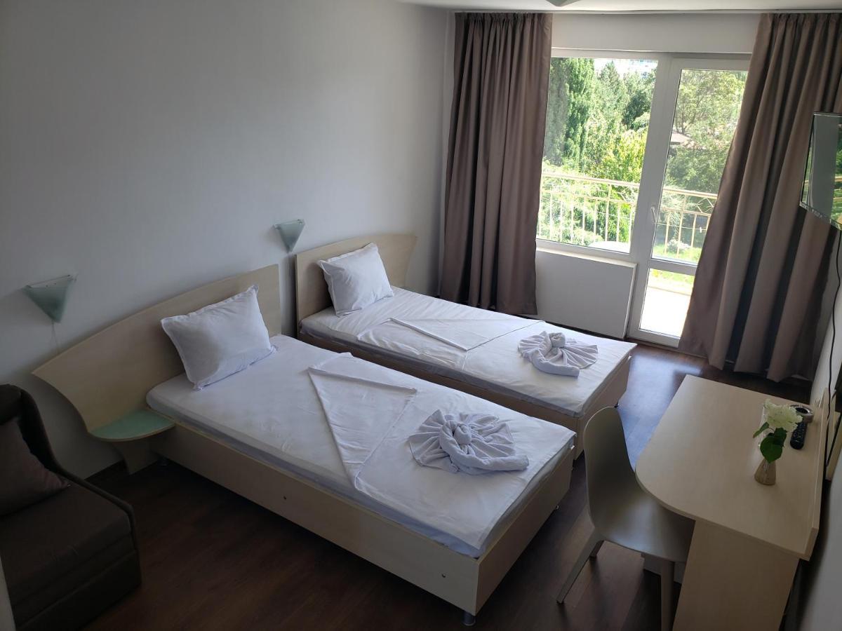 Double or Twin Room Garden View