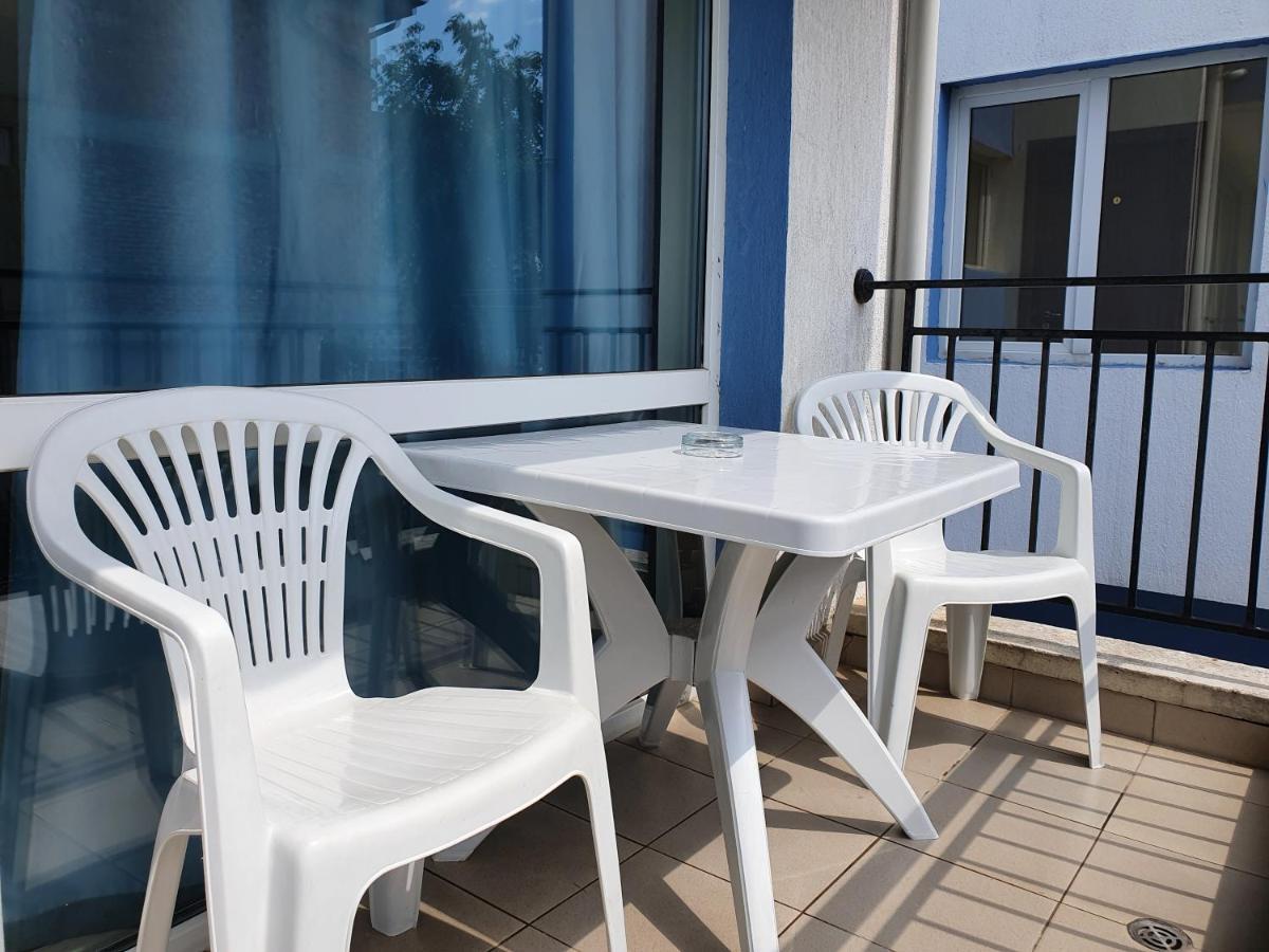 Cameră dublă cu balcon (2 adulți + 1 copil)