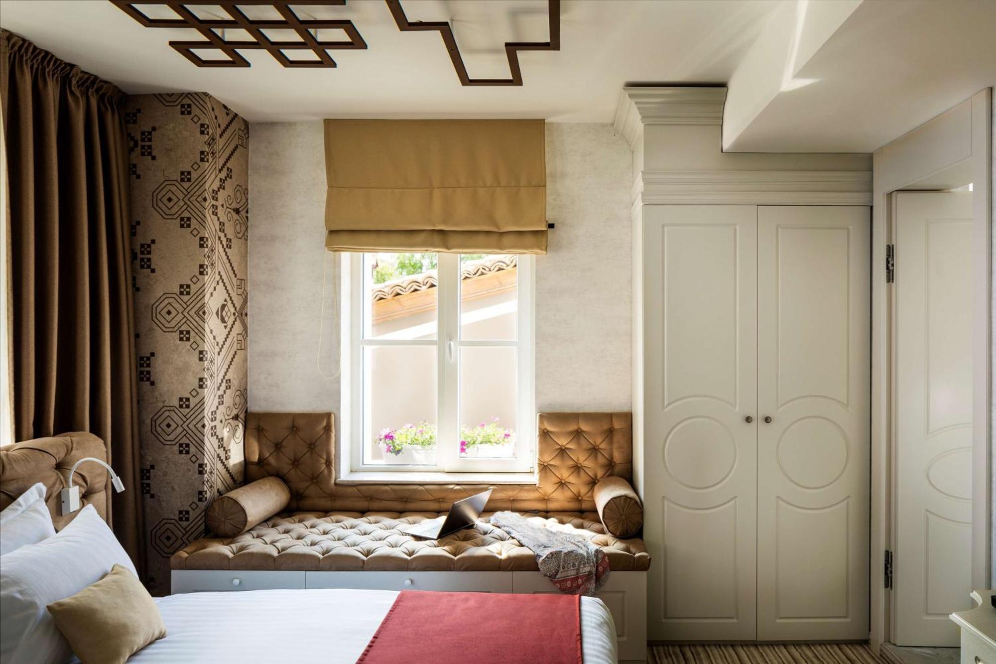 Premium King Room King Bed City View Non-Smoking