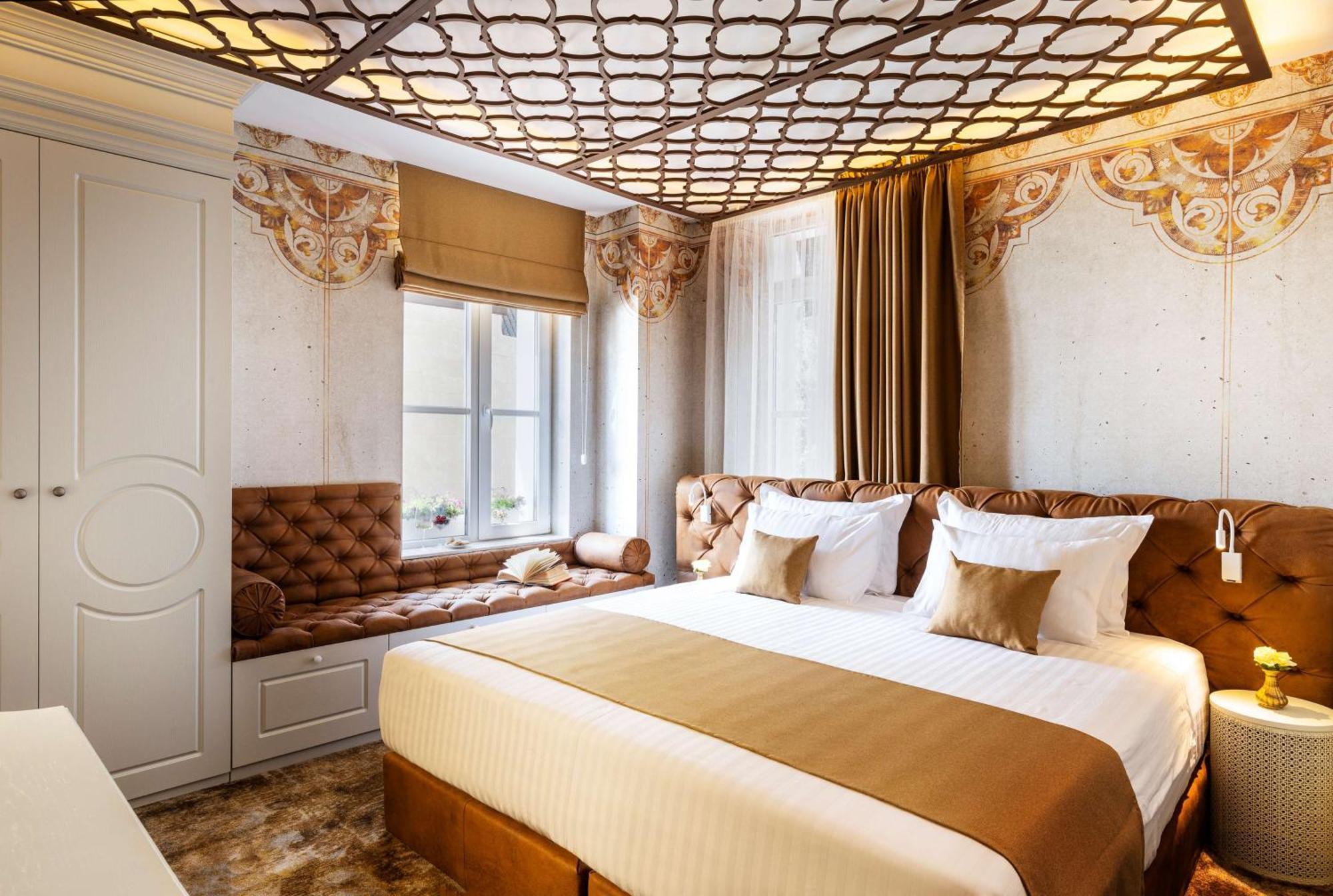 Premium King Room King Bed City View Non-Smoking