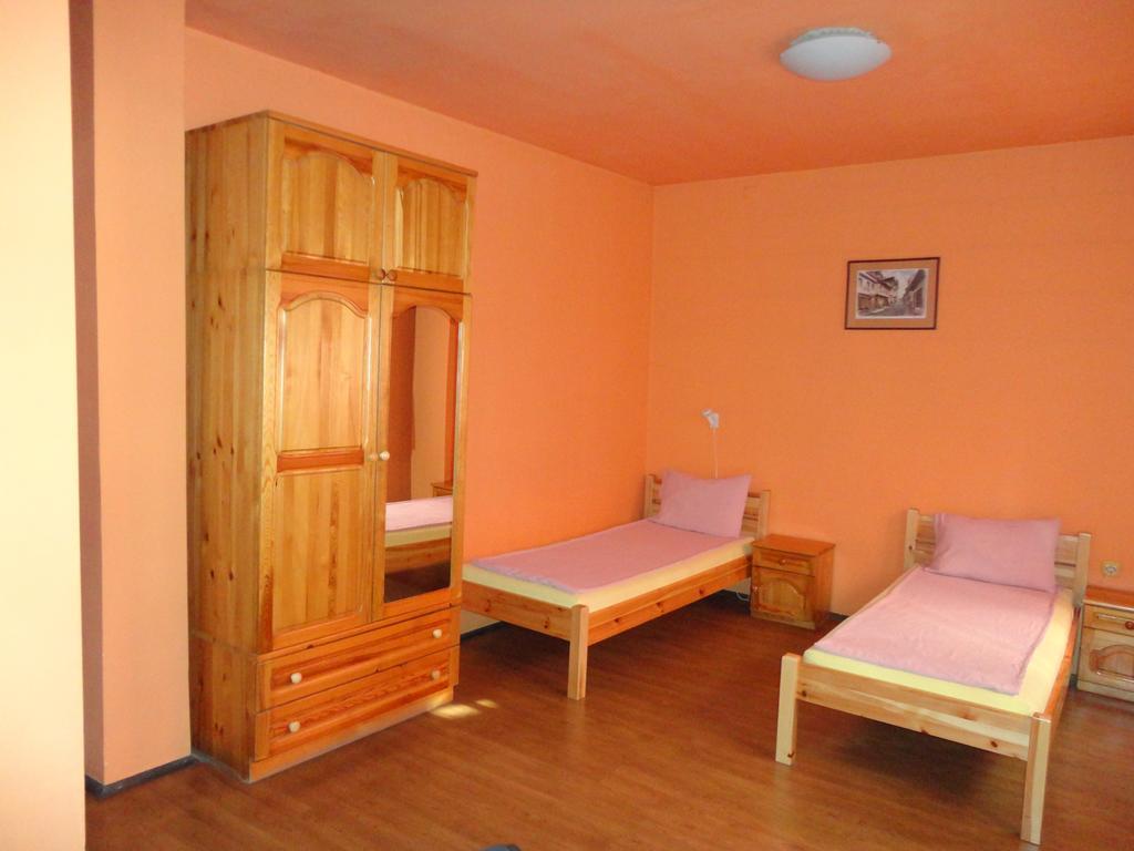Cameră twin, standard, cu canapea
