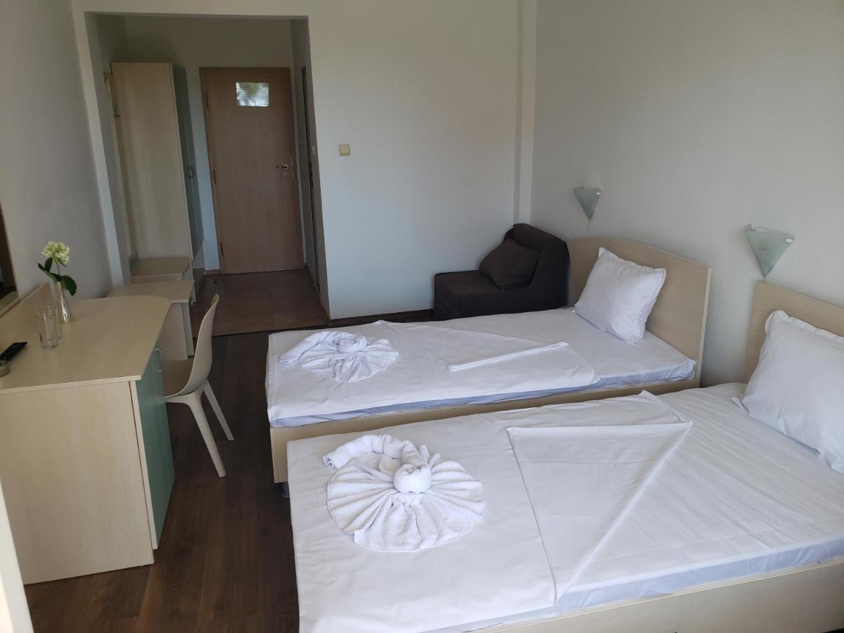 Double or Twin Room Garden View