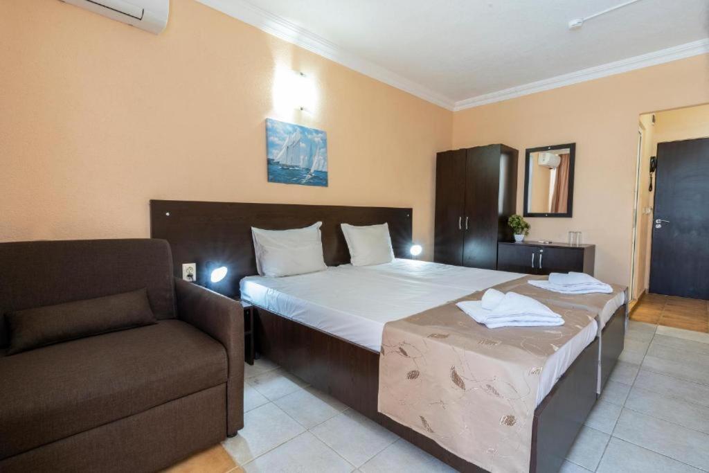 Chambre Standard (2 Adultes + 2 Enfants)