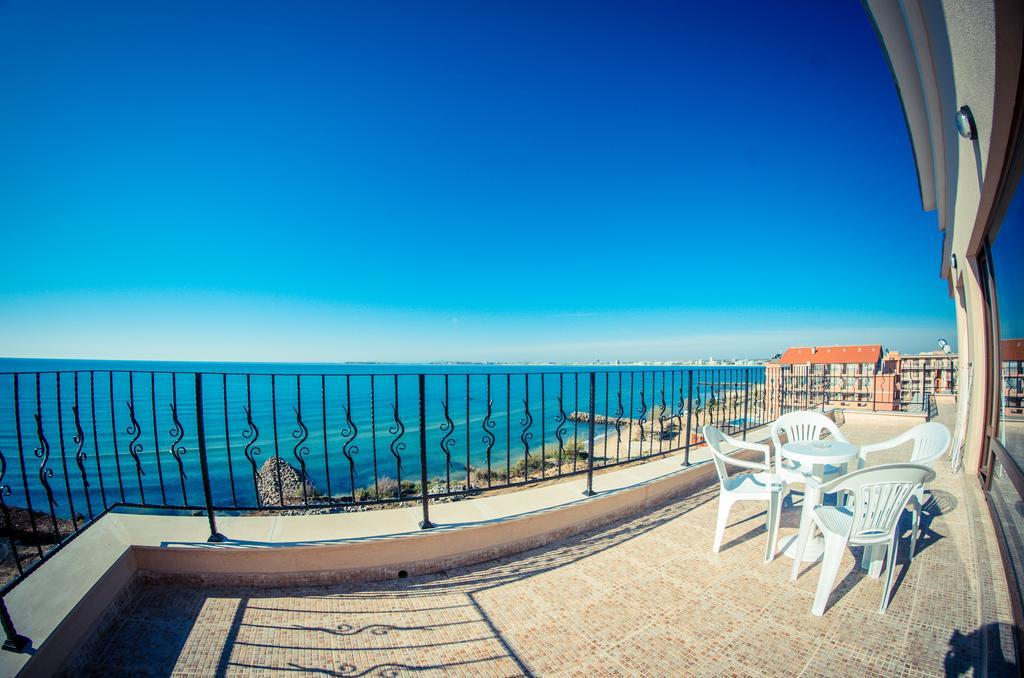 Two-Bedroom Apartment Side Sea View