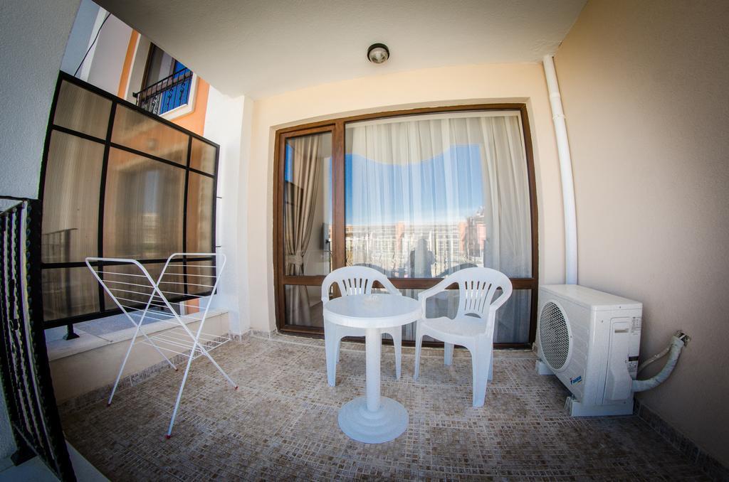 Studio Balcony Room only