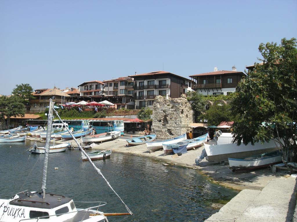 Studio cu balcon şi vedere la grădină