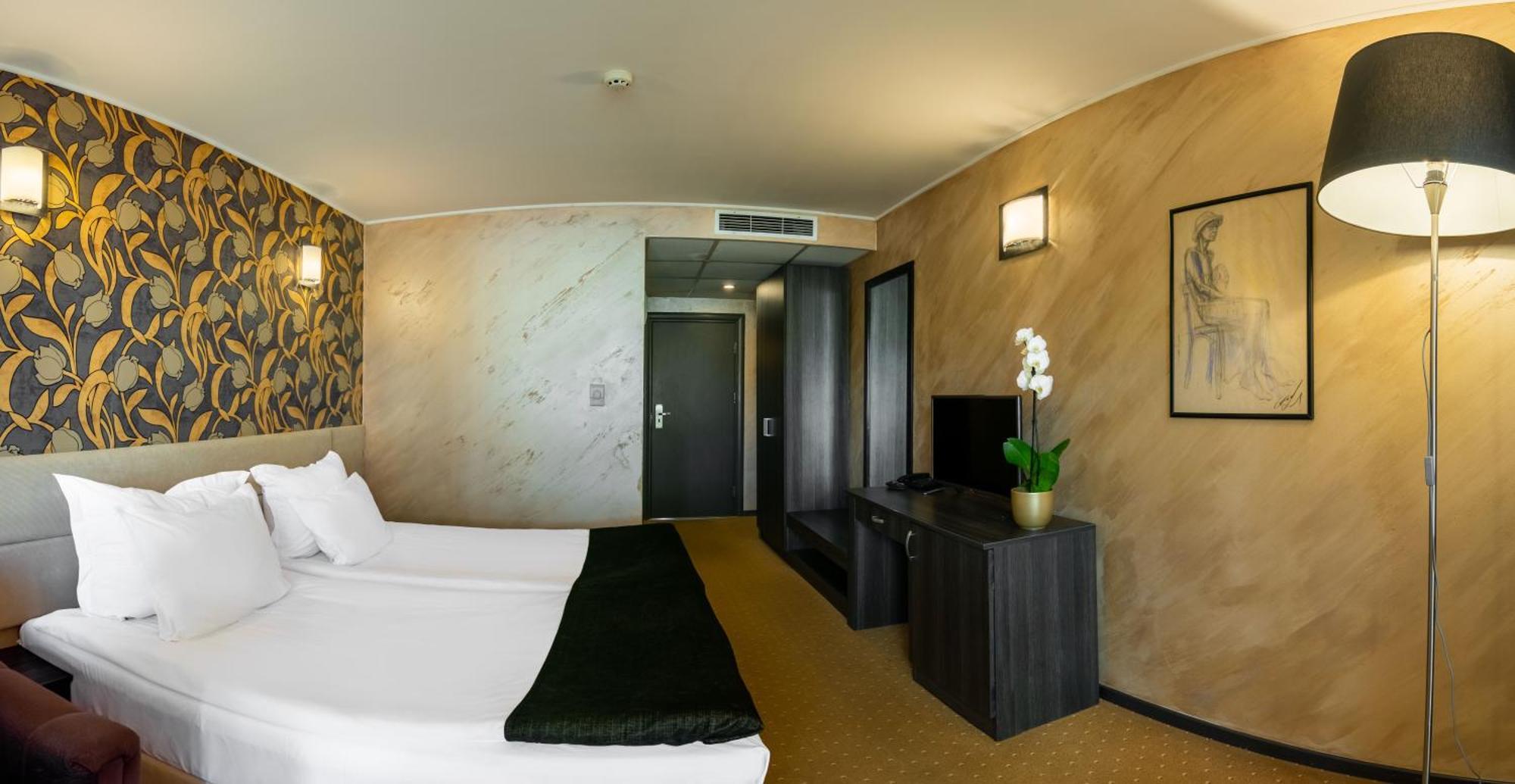 Standard Double Room without Balcony,1548237304:JPEG
