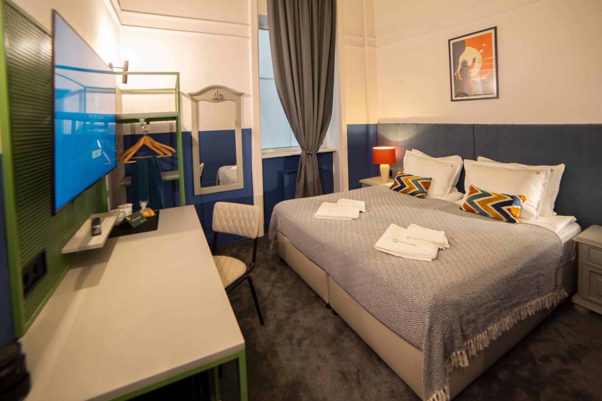 Economy Double Room – Interior view no window,1553717701:JPEG