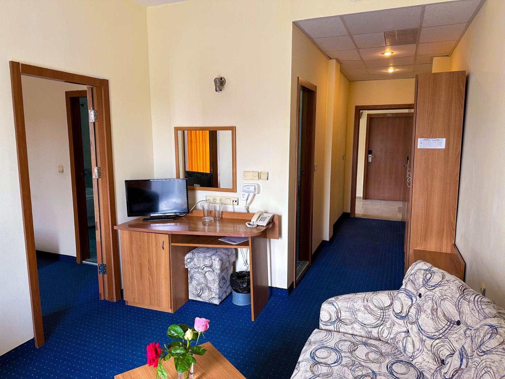 Apartment (4 Adults)