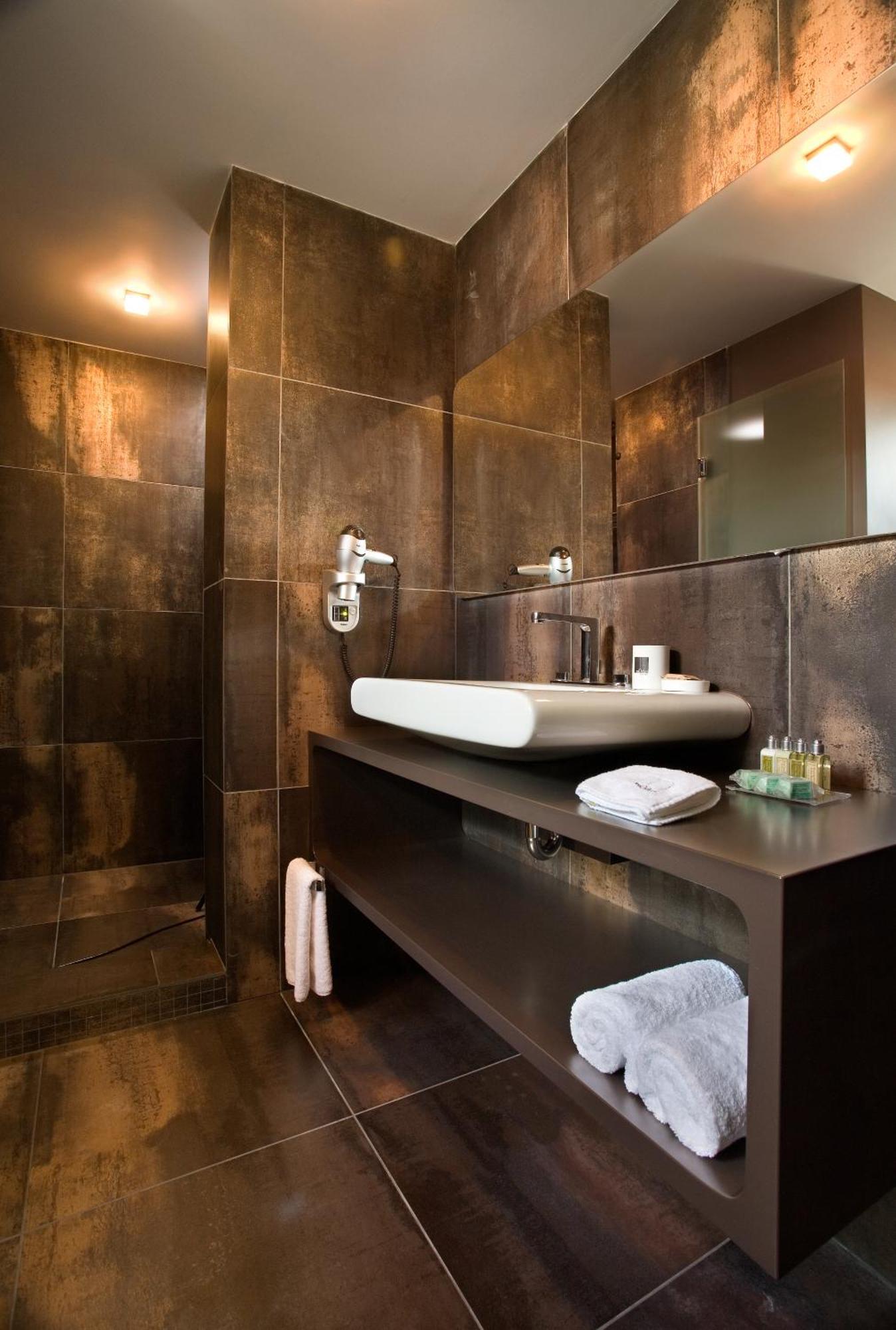 Large Suite