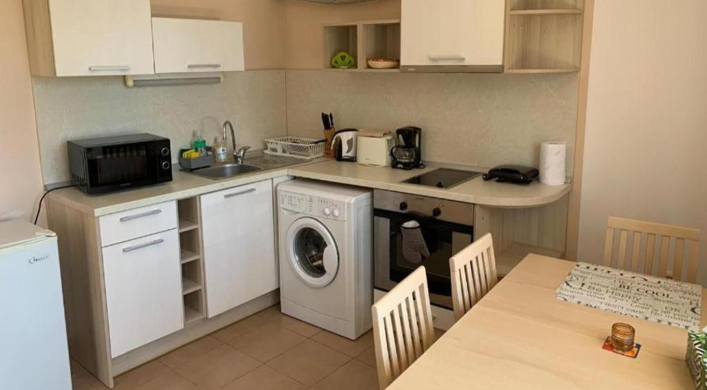 Studio with Balcony,1594755470:JPEG