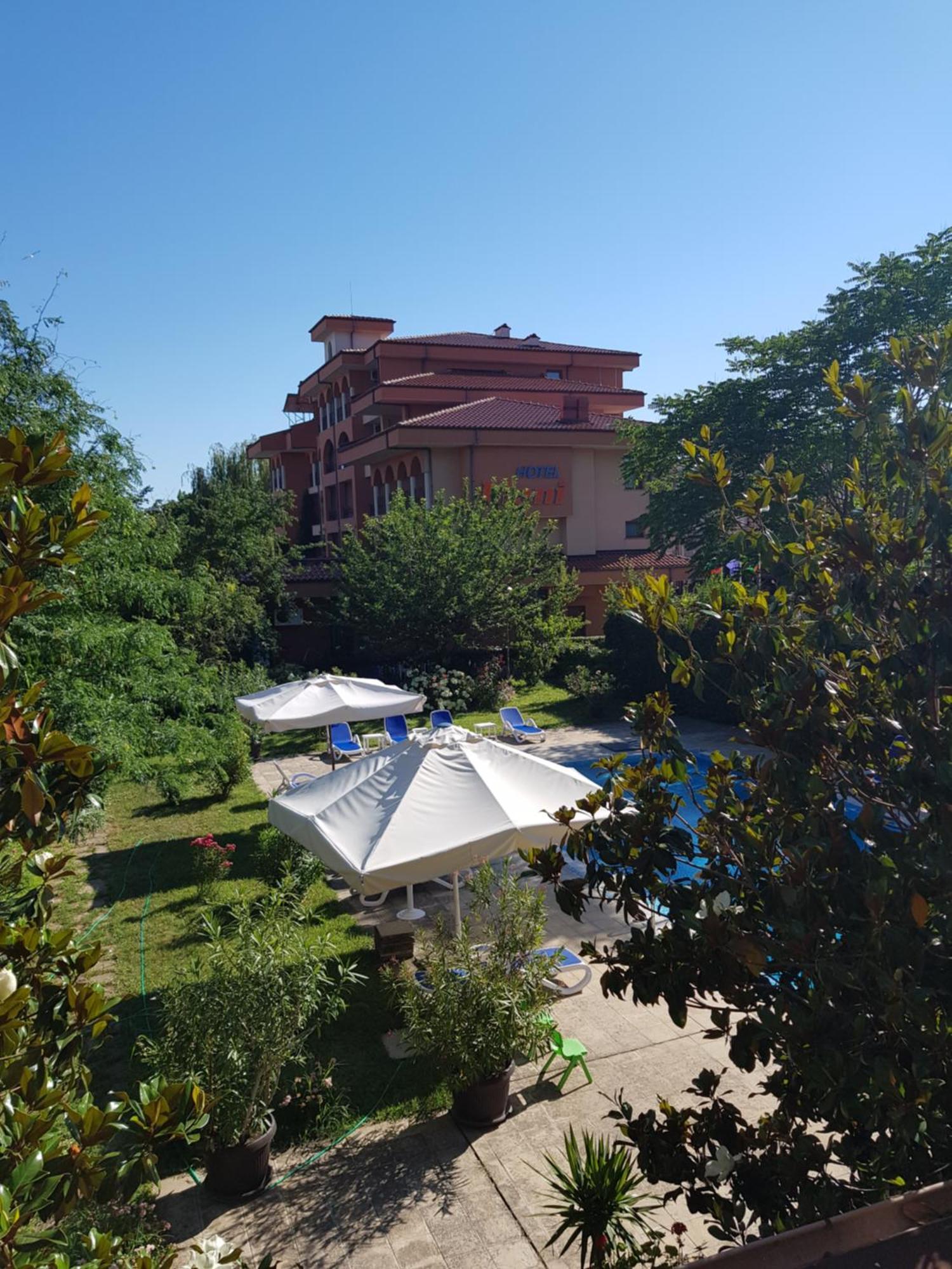 Double or Twin Room Garden View