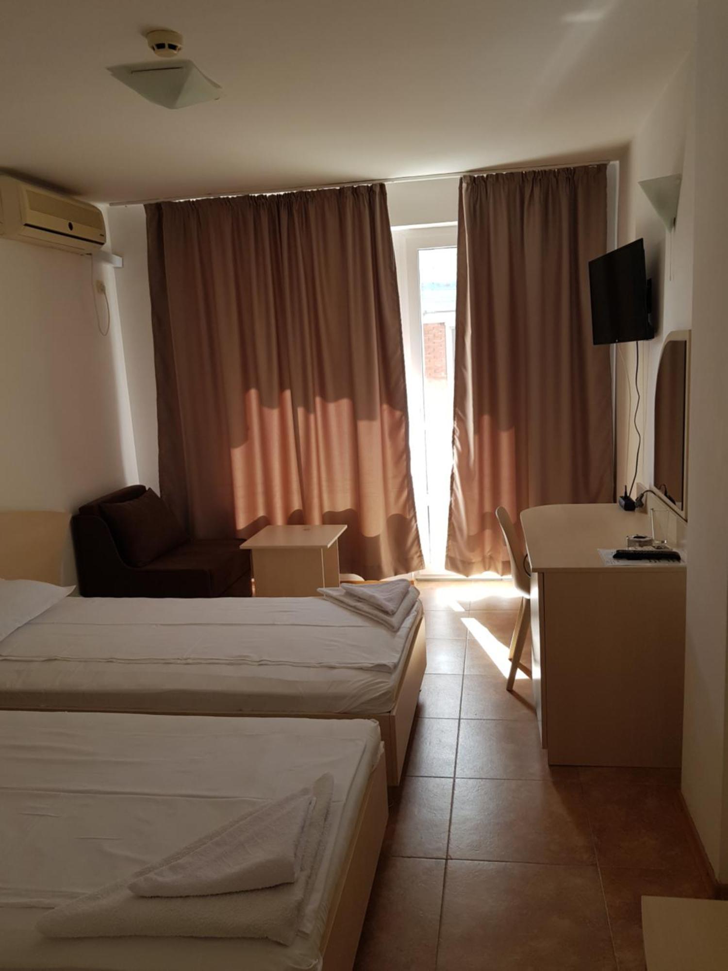 Double or Twin Room Garden View