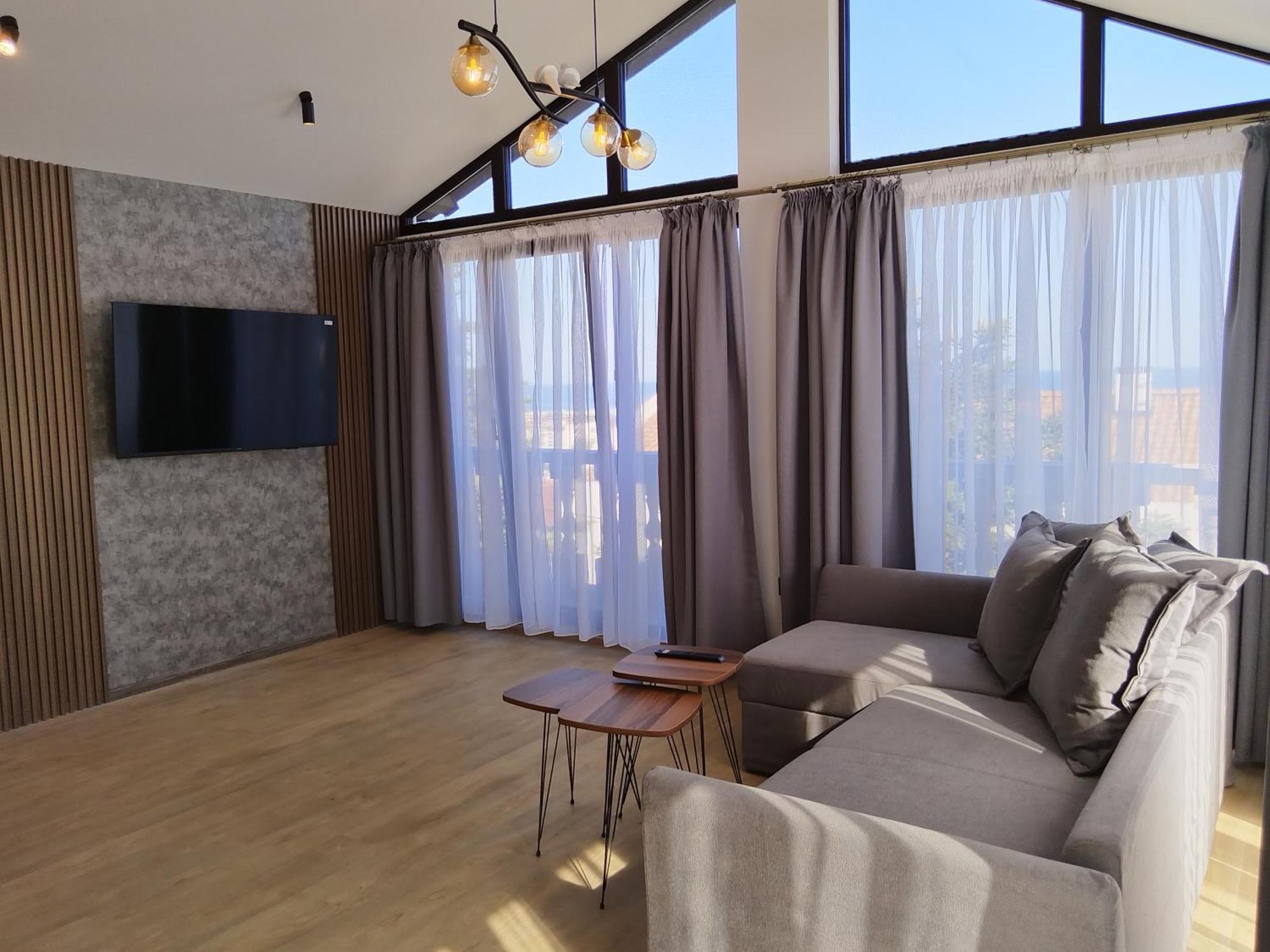 Three-Bedroom Apartment Sea View
