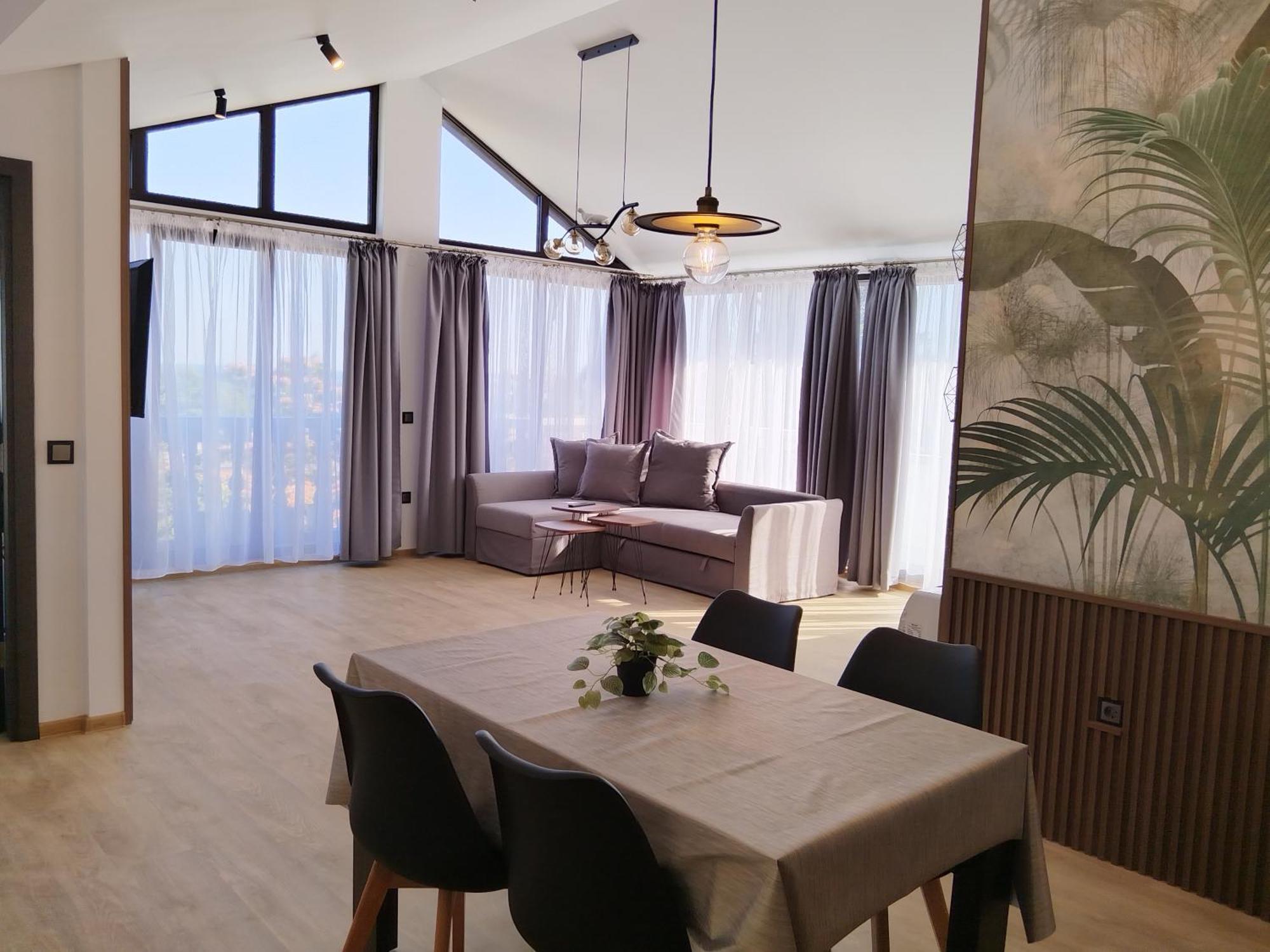 Three-Bedroom Apartment Sea View