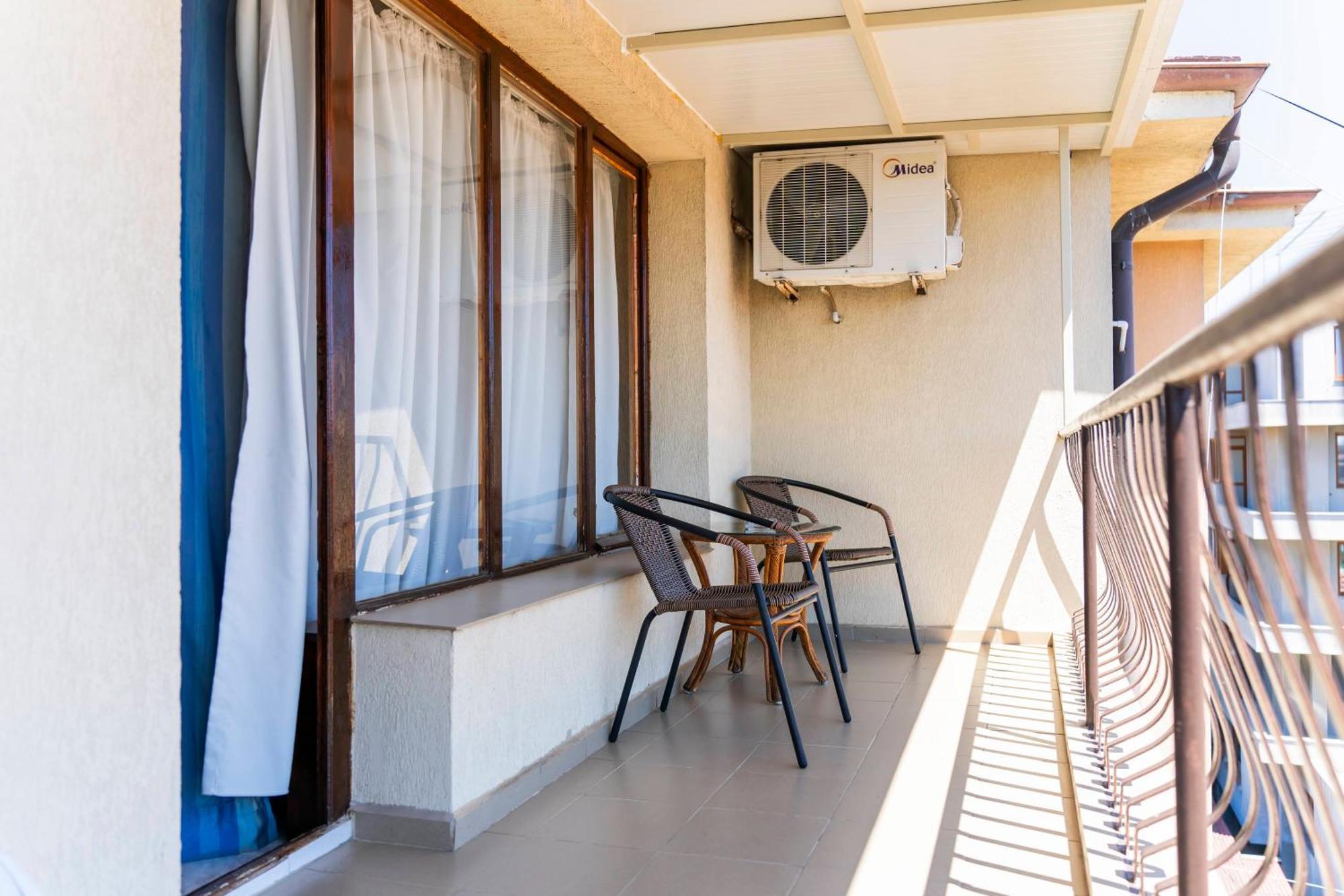 Cameră twin cu balcon