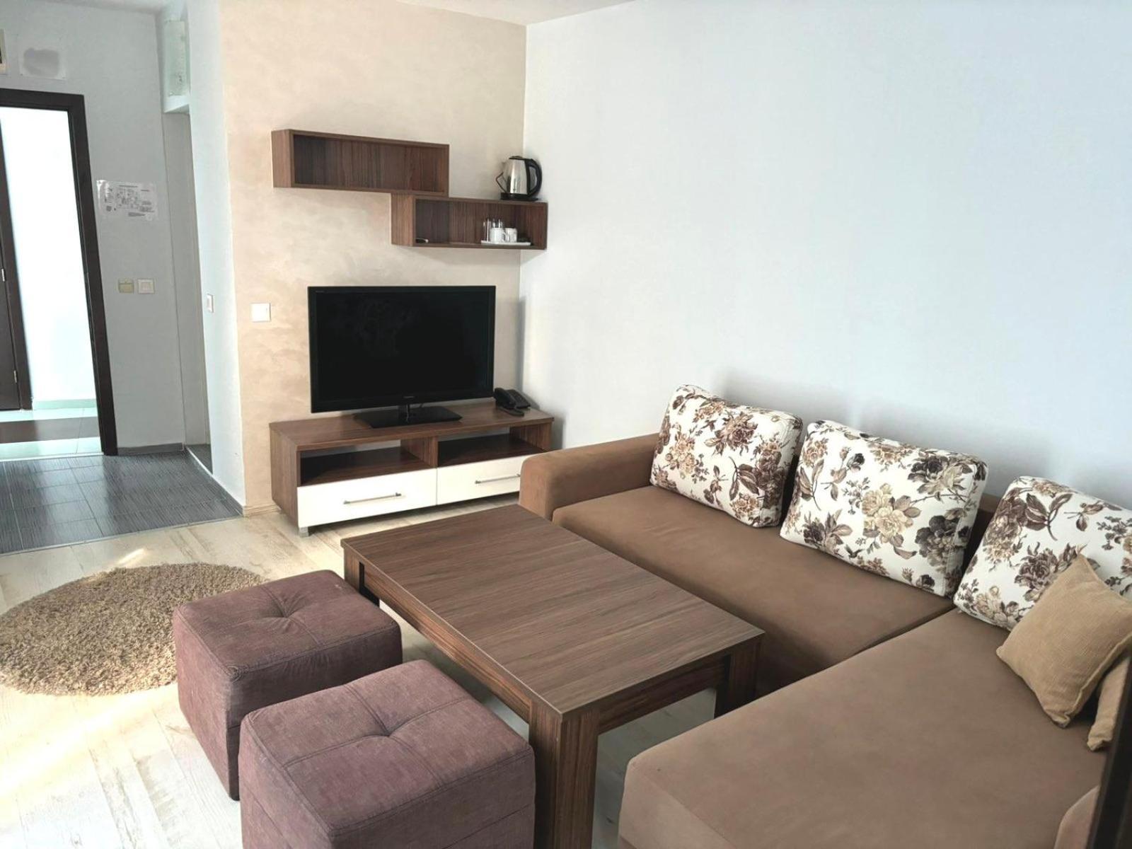 Apartment with Balcony,1613432511:JPEG