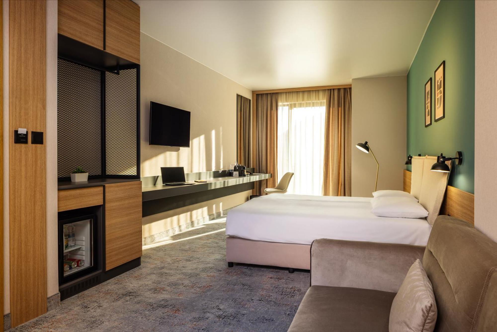 Junior Suite,1623518259:JPEG
