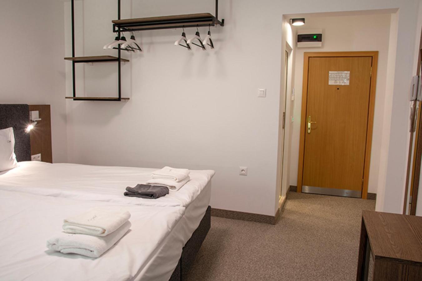 Standard Quadruple Room,1629441087:JPEG