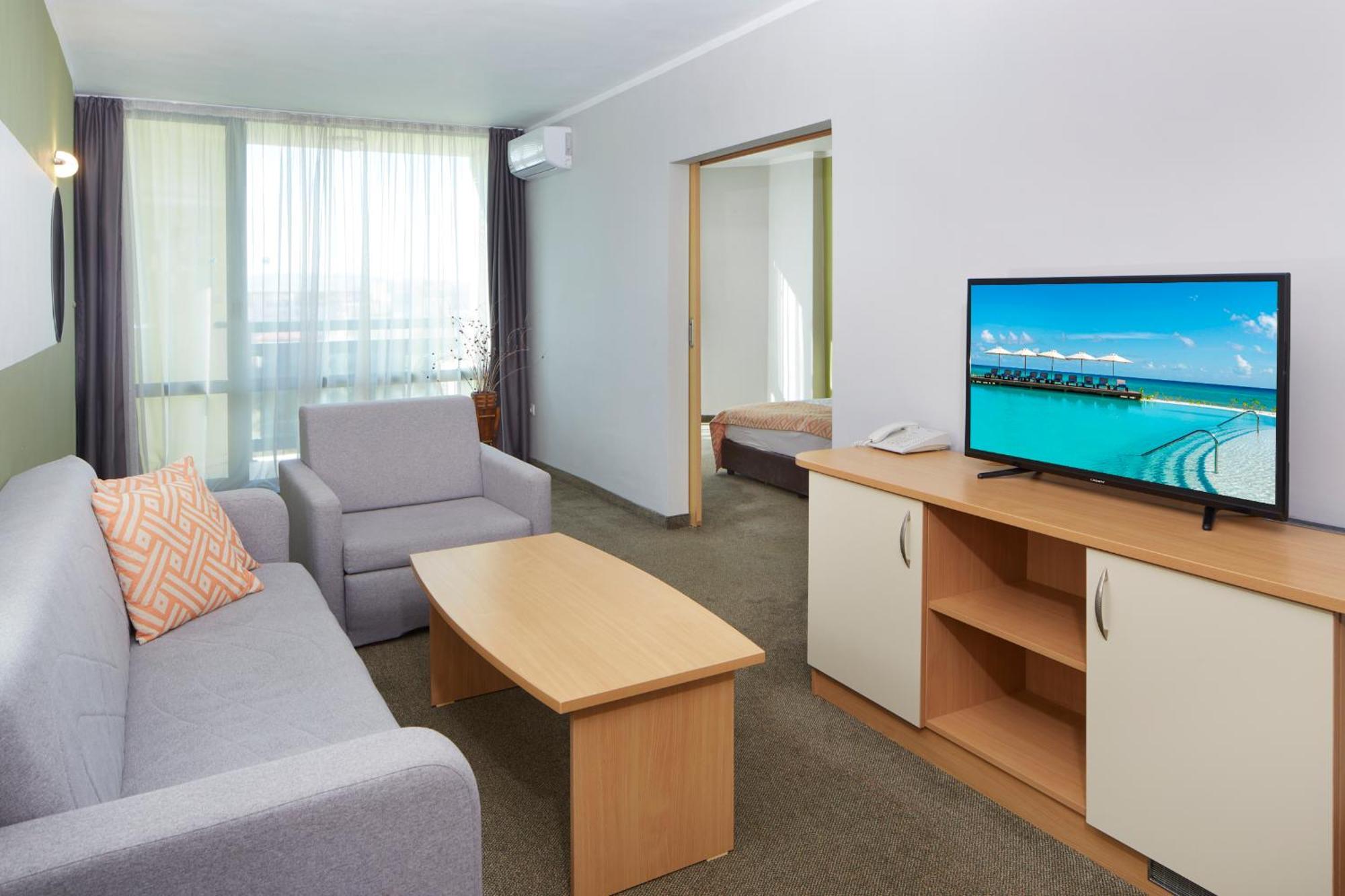 One-Bedroom Deluxe Apartment