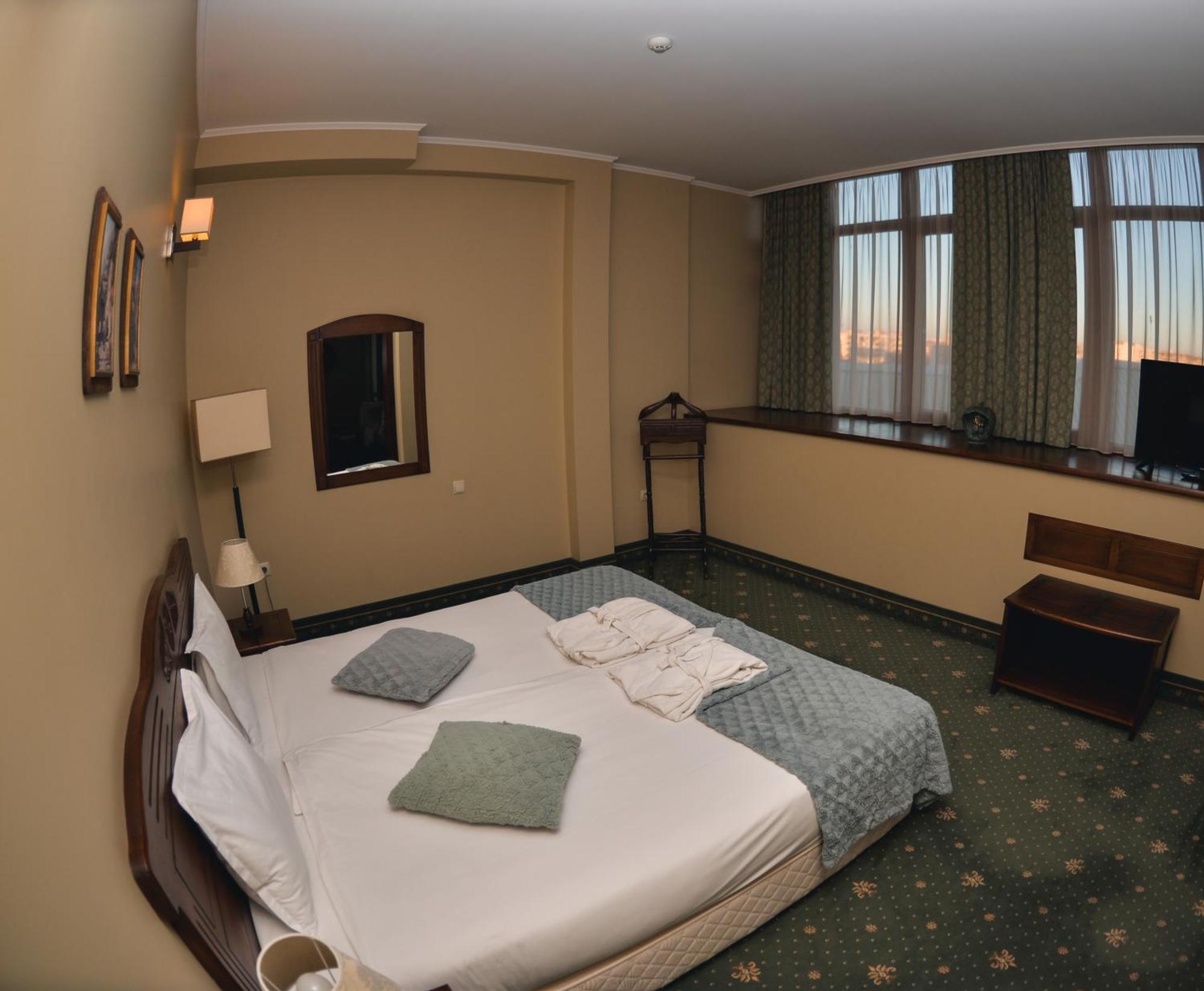 One-Bedroom Suite Balcony,1638495748:JPEG