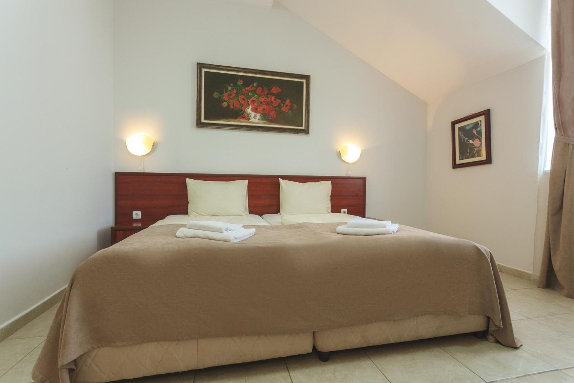 Deluxe Twin Room,1655404706:JPEG
