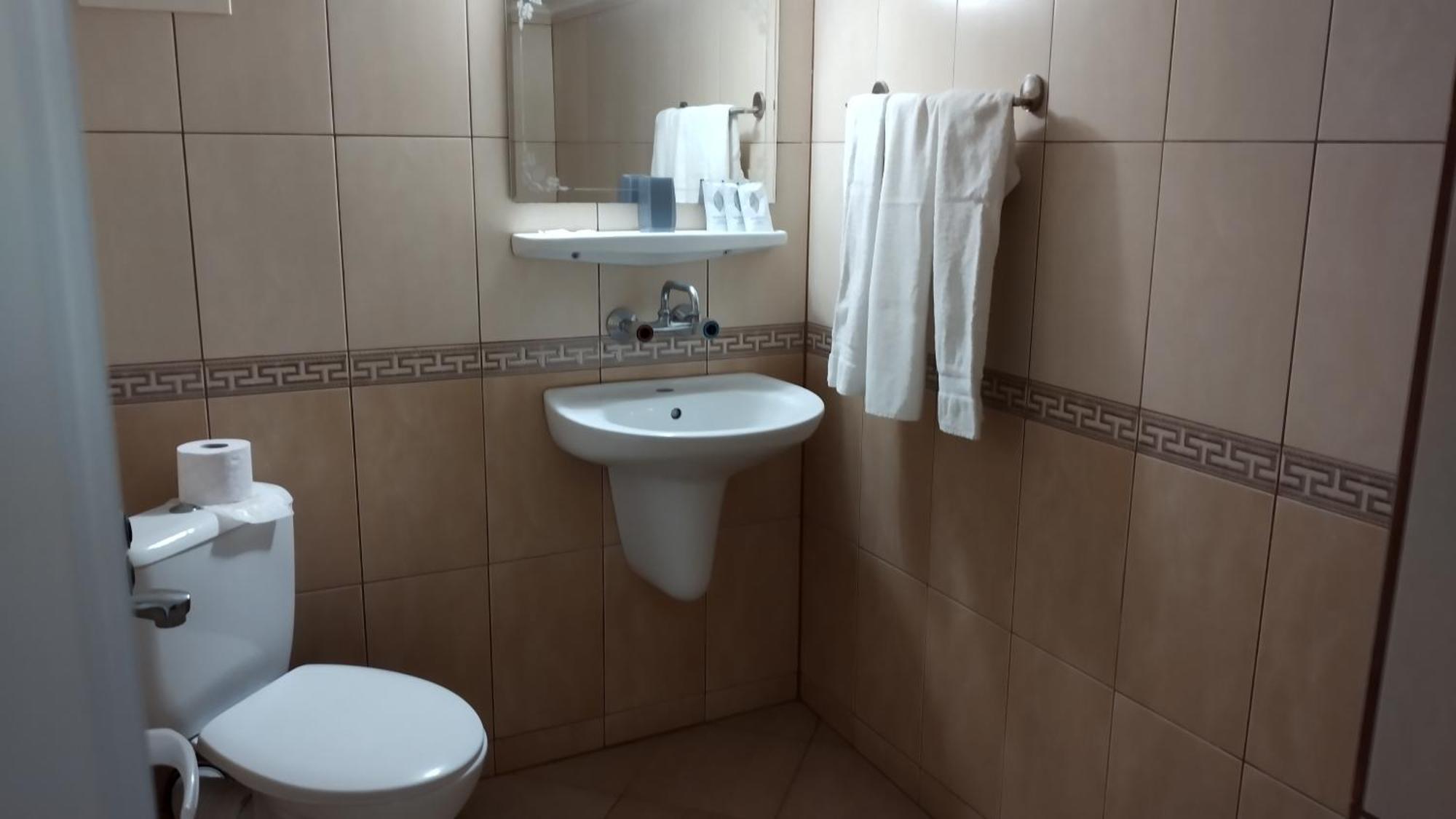 Triple Room,1657863371:JPEG