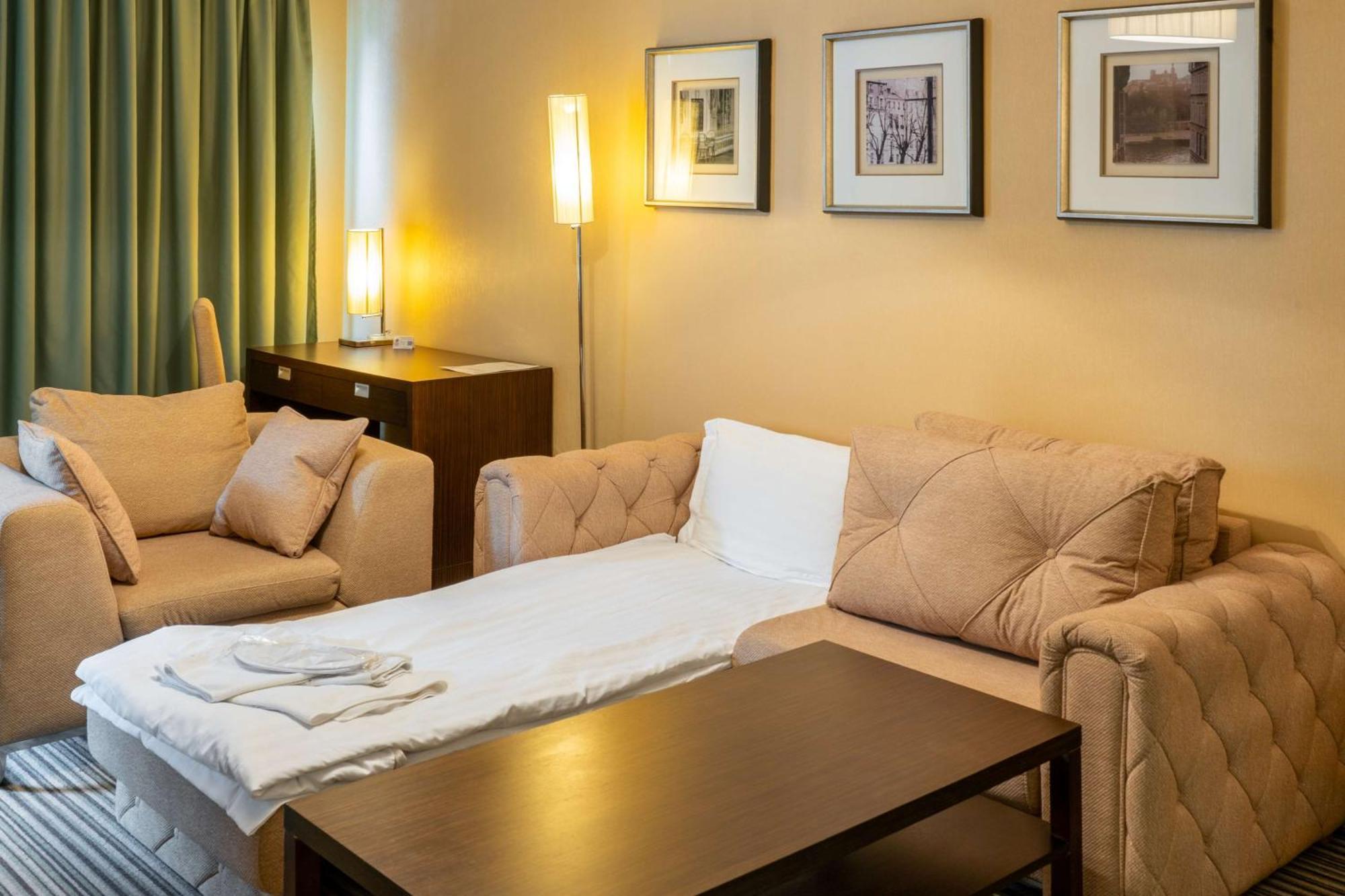 Family Studio Two Single Beds Sofa Bed Balcony