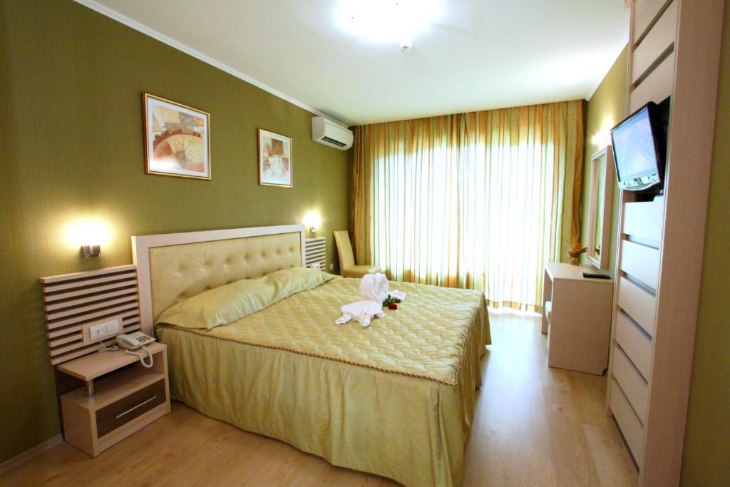 Deluxe Two-Bedroom Apartment,16738517:JPEG