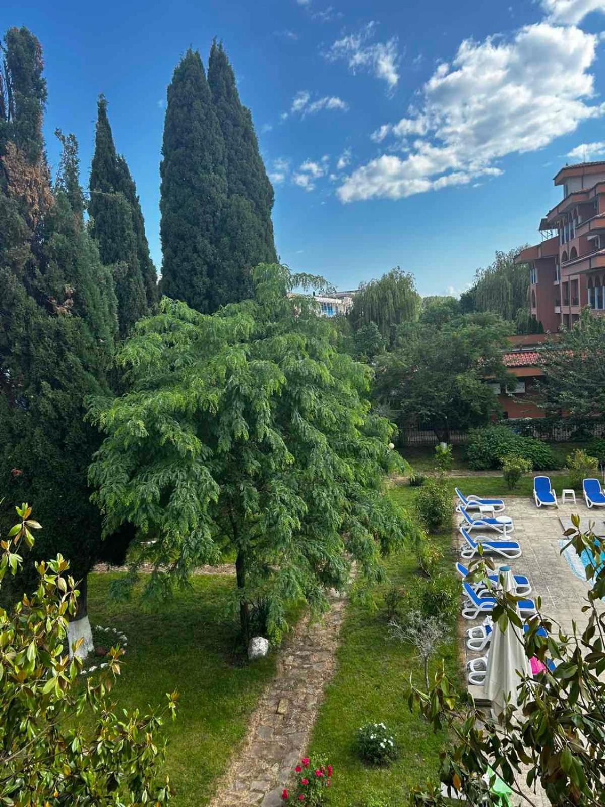 Double or Twin Room Garden View