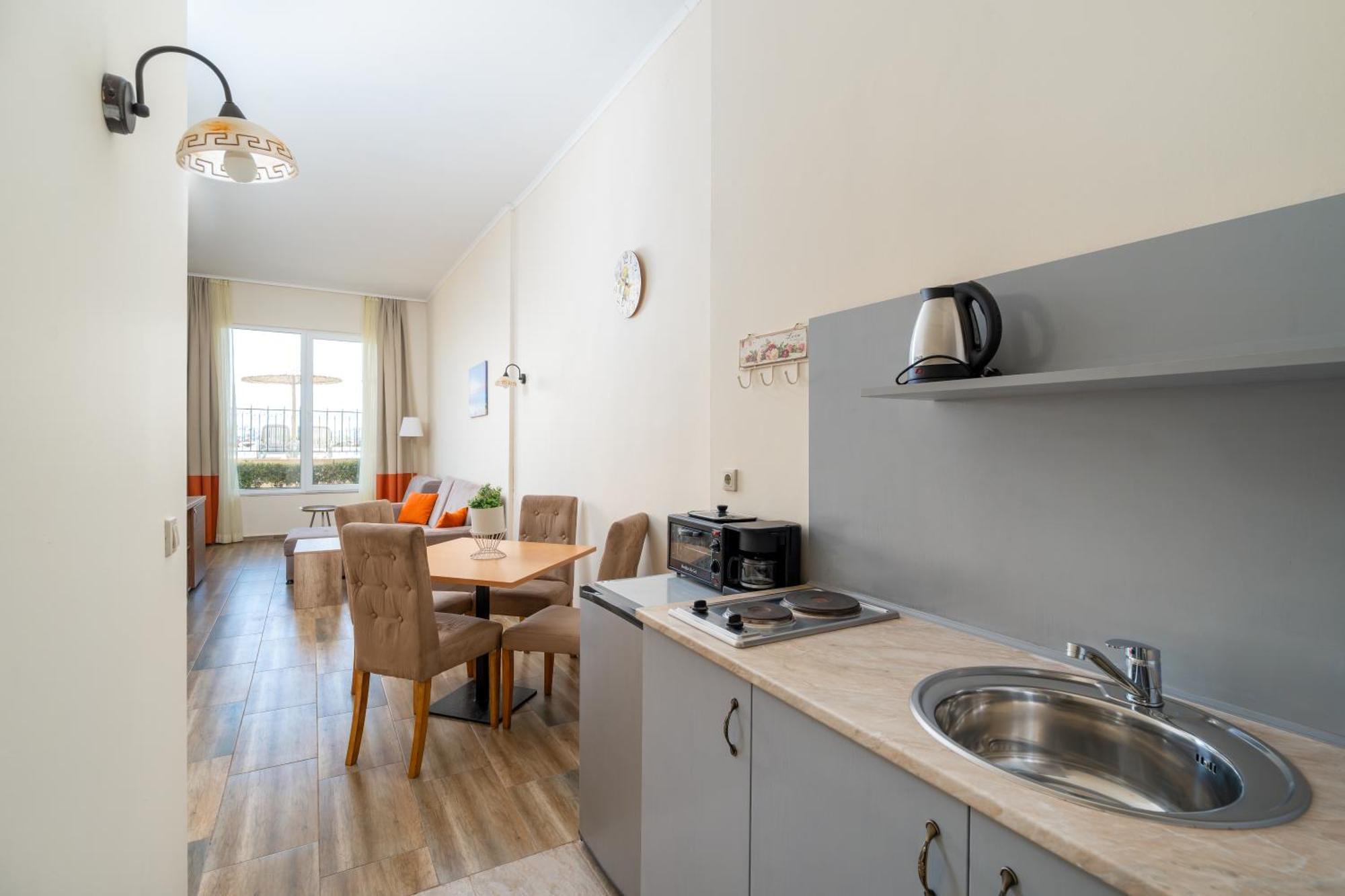 One-Bedroom Apartment Sea View,1697843898:JPEG