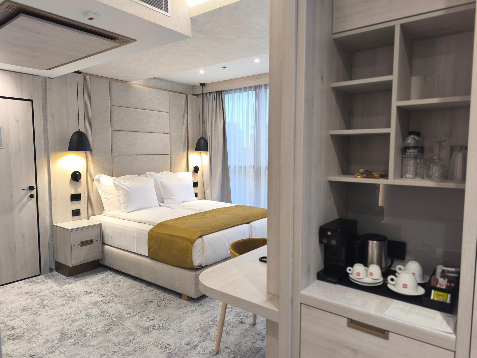 Plaza Corner Room with Balcony