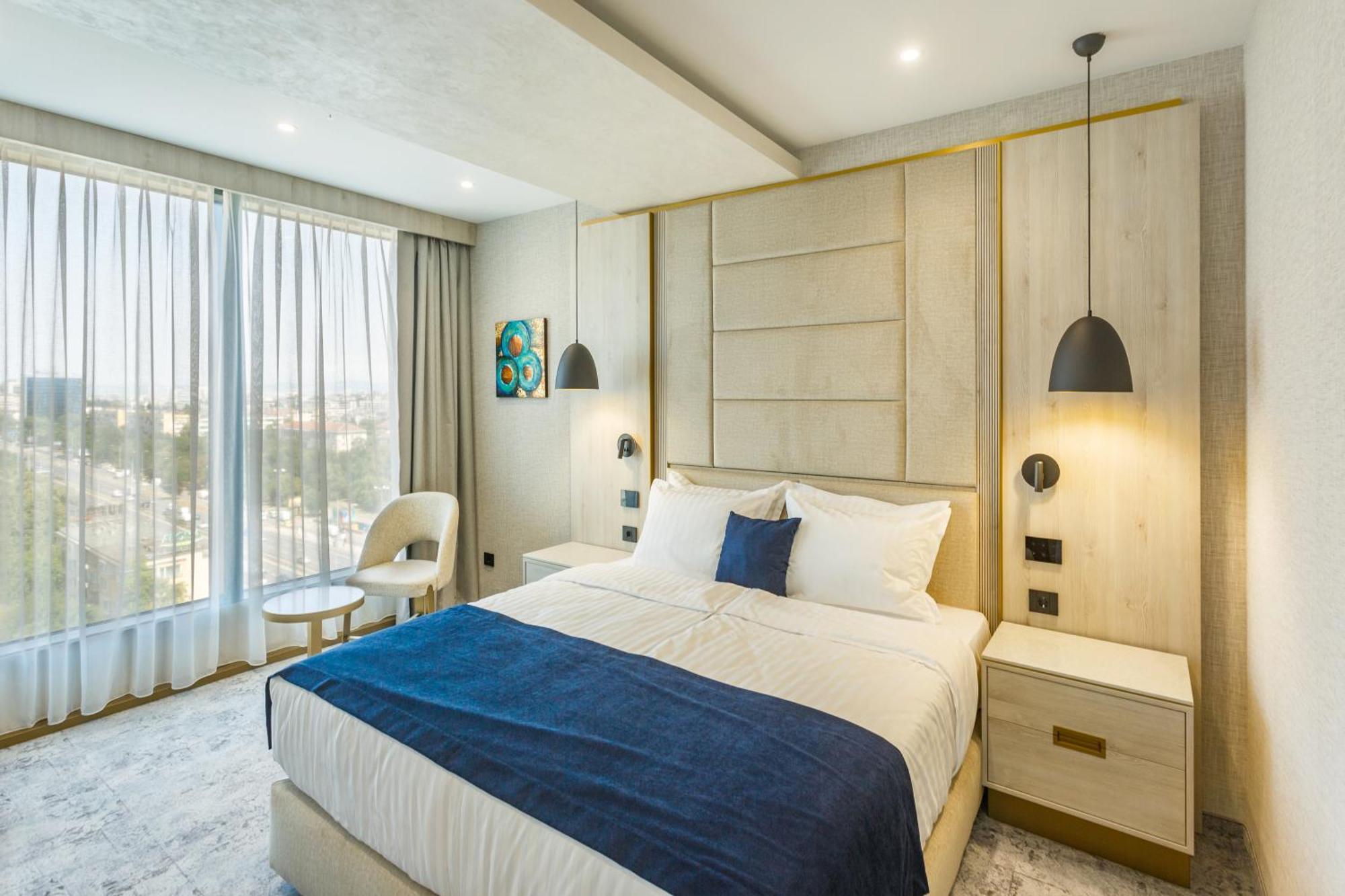 Corner Junior Suite with Balcony