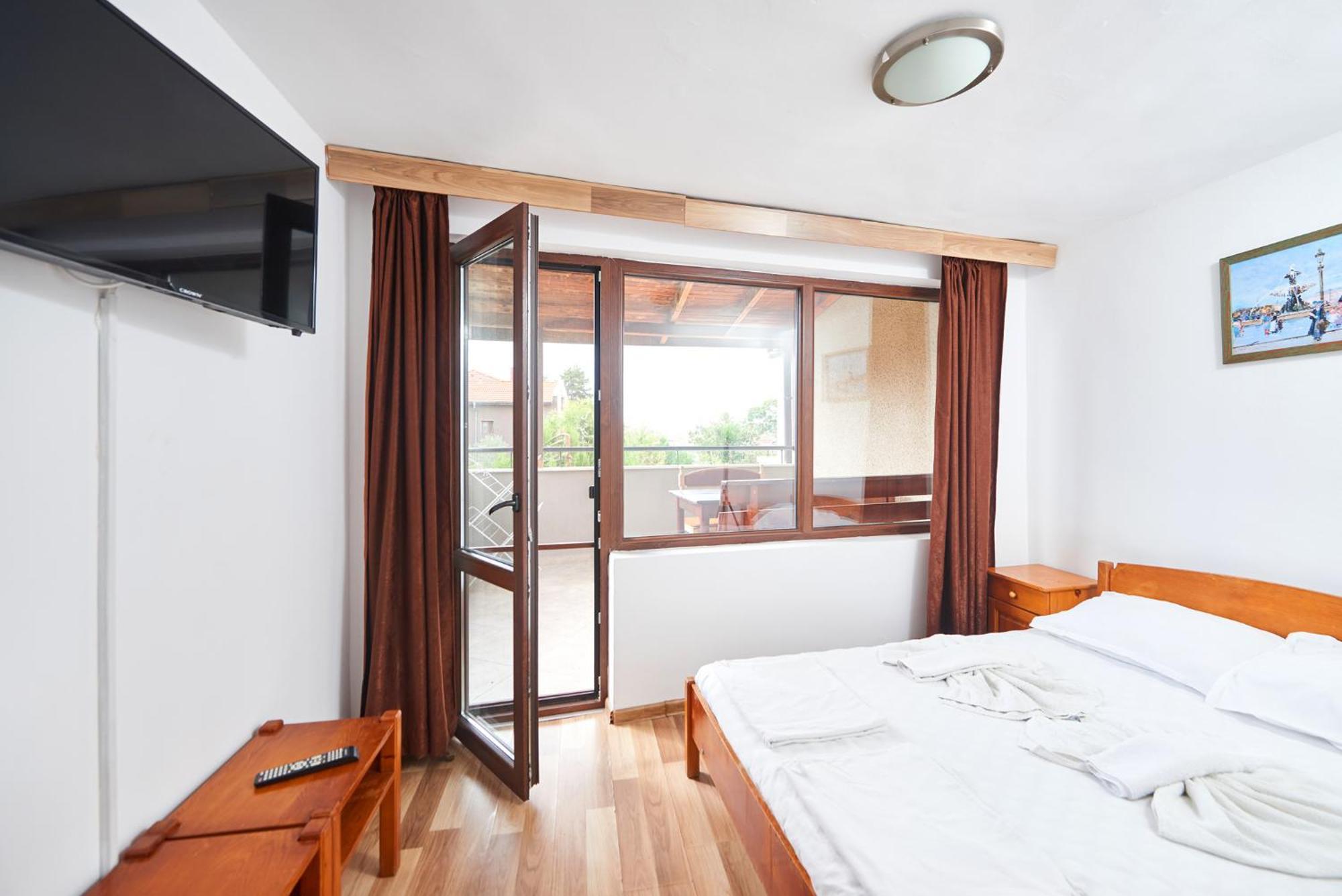 Two-Bedroom Apartment with Terrace,1758389072:JPEG